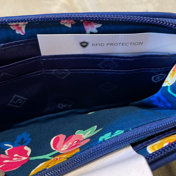 Vera Bradley RFID Wallet - Picture 5 of 7